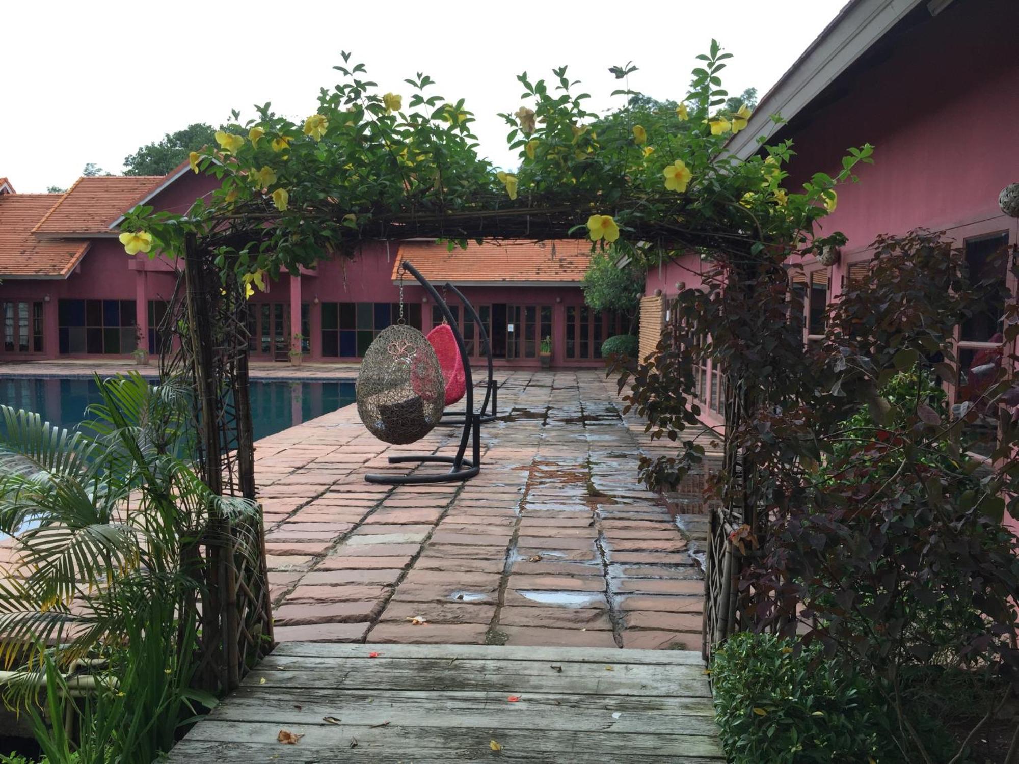 Chiangmai Royal Creek Hotel Hang Dong Exterior foto
