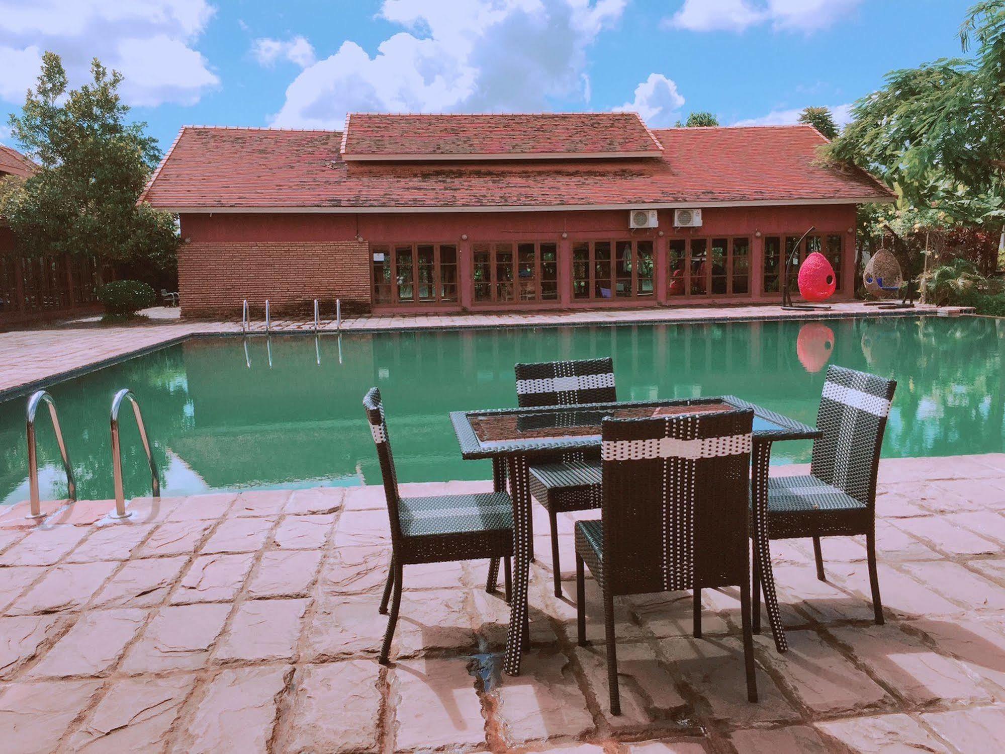 Chiangmai Royal Creek Hotel Hang Dong Exterior foto